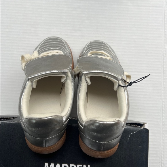 Made NYC Silver Sneakers size 8 - Picture 5 of 10